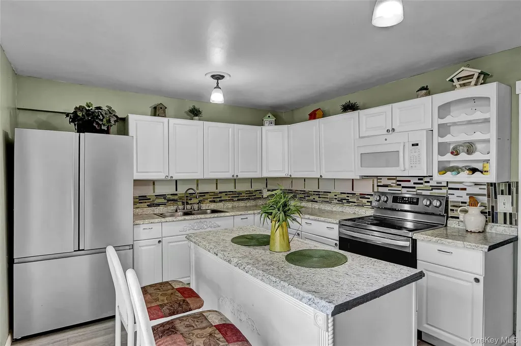 33 Breston Drive W Shirley NY 11967