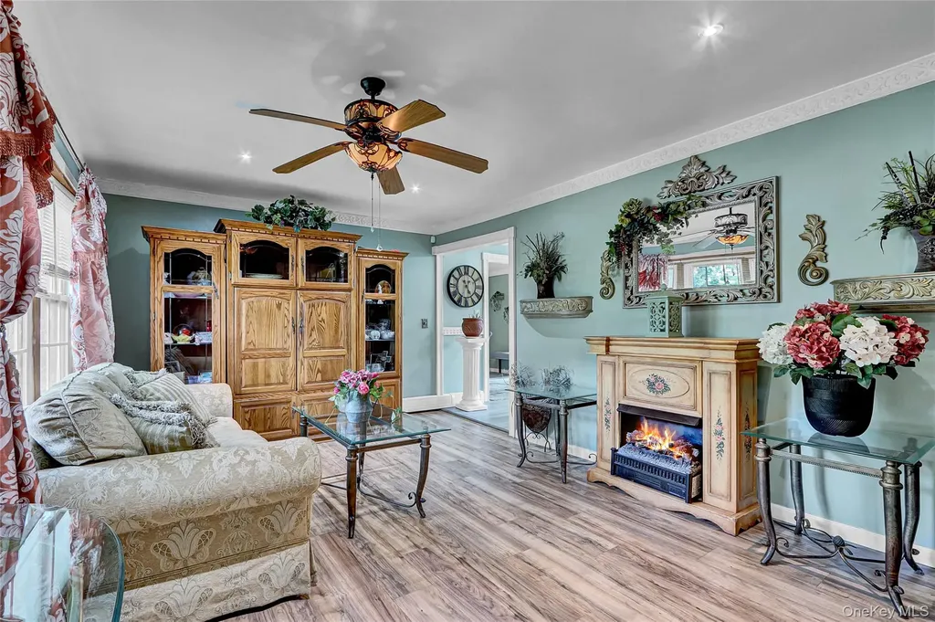 33 Breston Drive W Shirley NY 11967