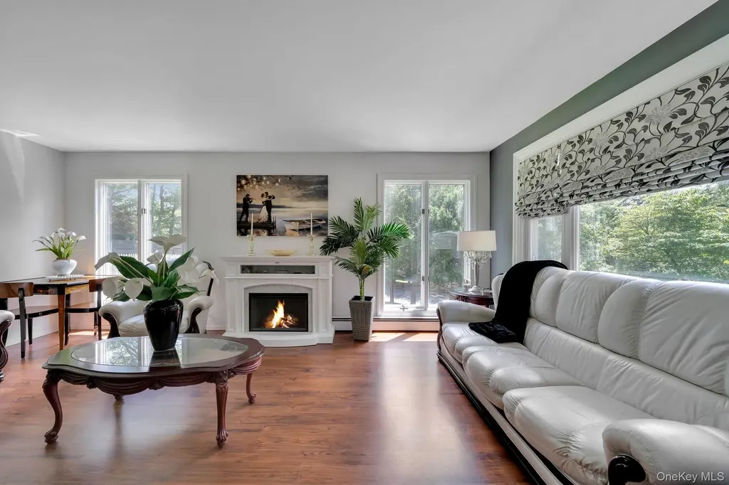 11 Dillmont Drive Smithtown NY 11787