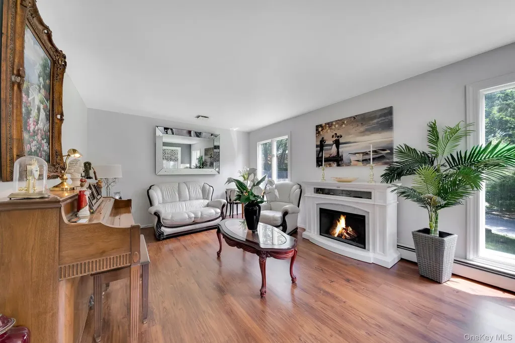 11 Dillmont Drive Smithtown NY 11787