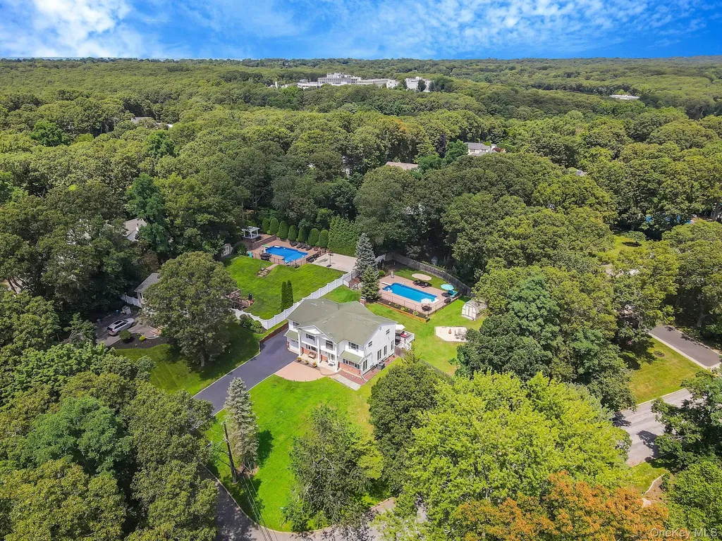 11 Dillmont Drive Smithtown NY 11787