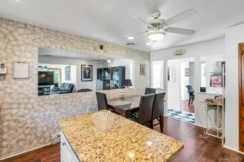 11 Dillmont Drive Smithtown NY 11787