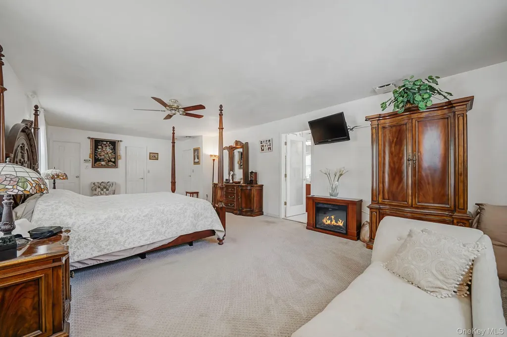 11 Dillmont Drive Smithtown NY 11787