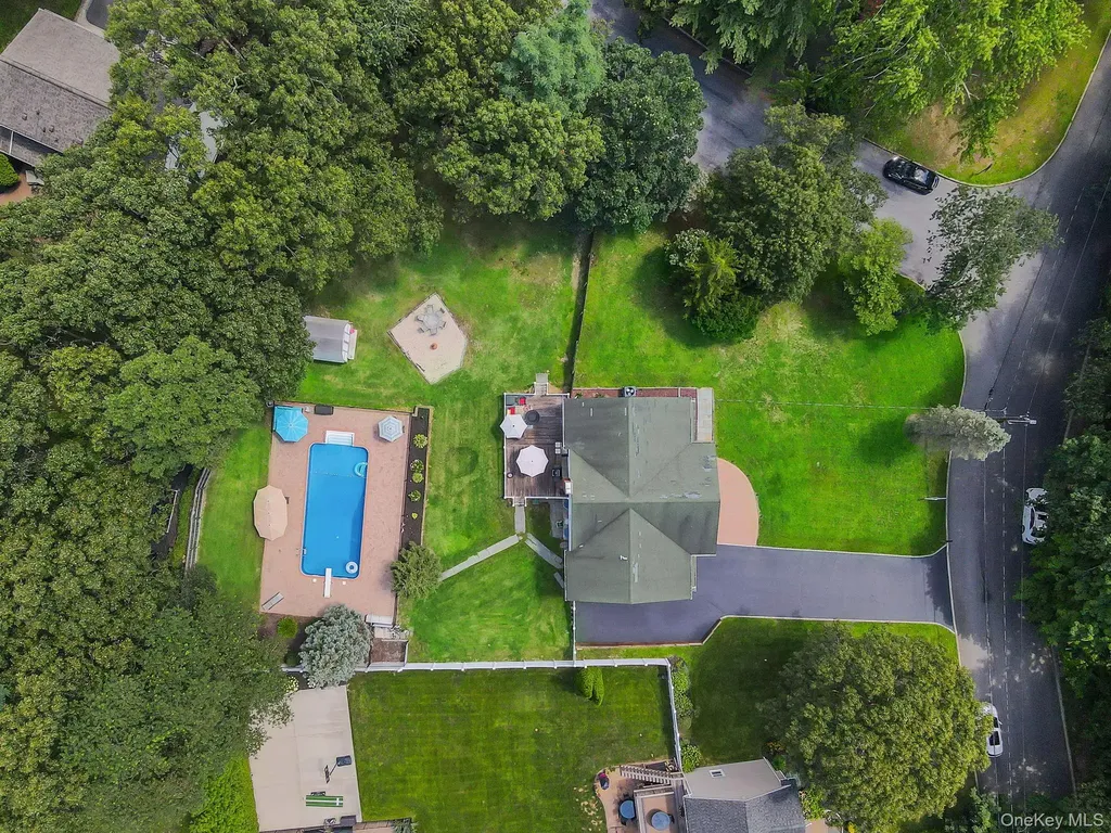 11 Dillmont Drive Smithtown NY 11787