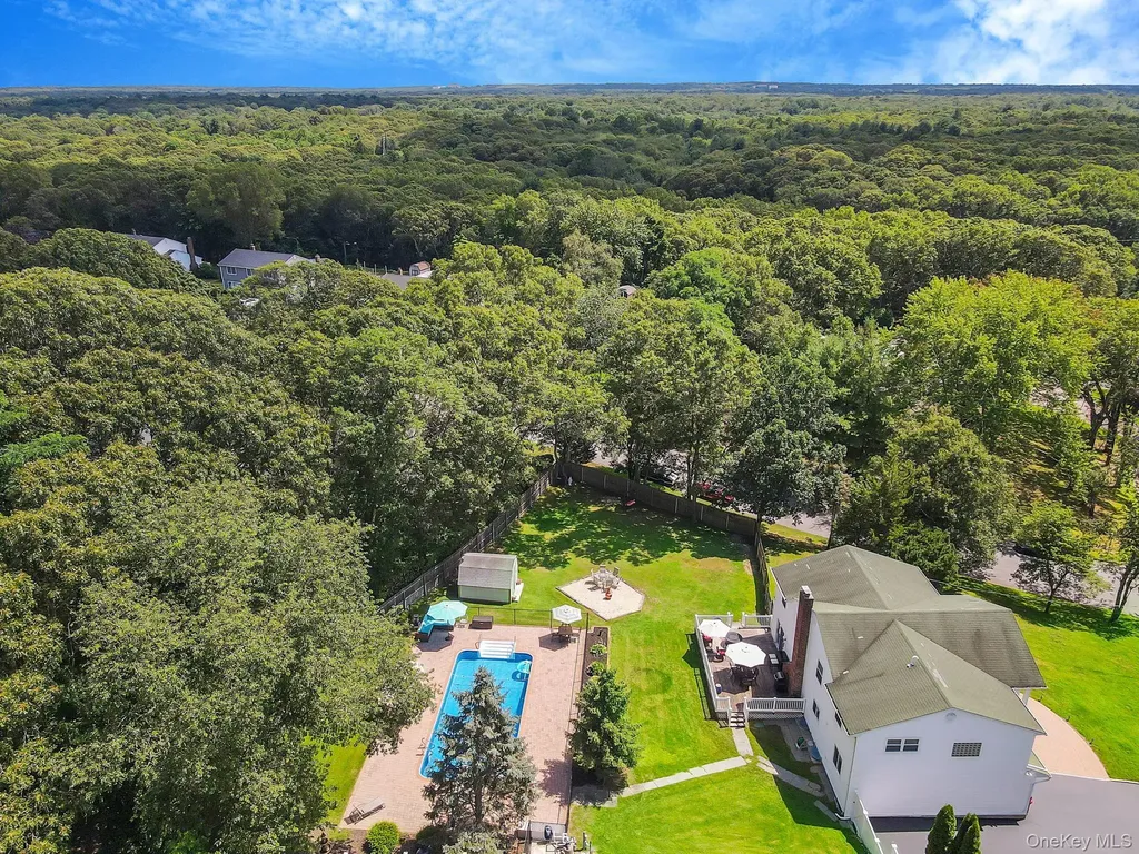 11 Dillmont Drive Smithtown NY 11787