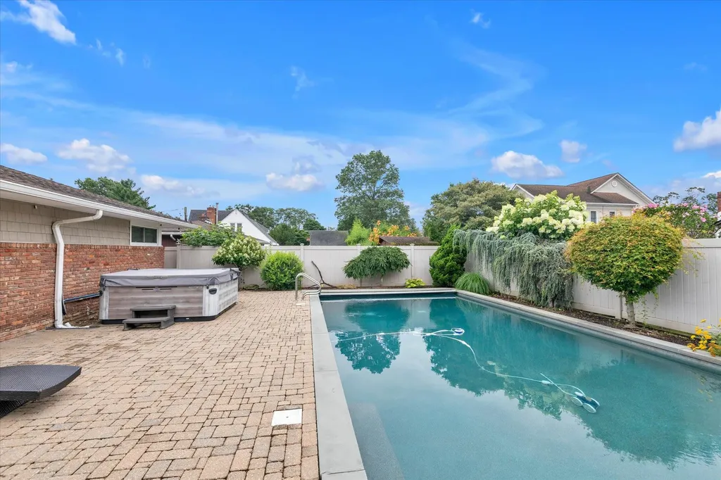 2854 Lenox Road Oceanside NY 11572