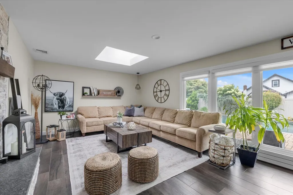 2854 Lenox Road Oceanside NY 11572