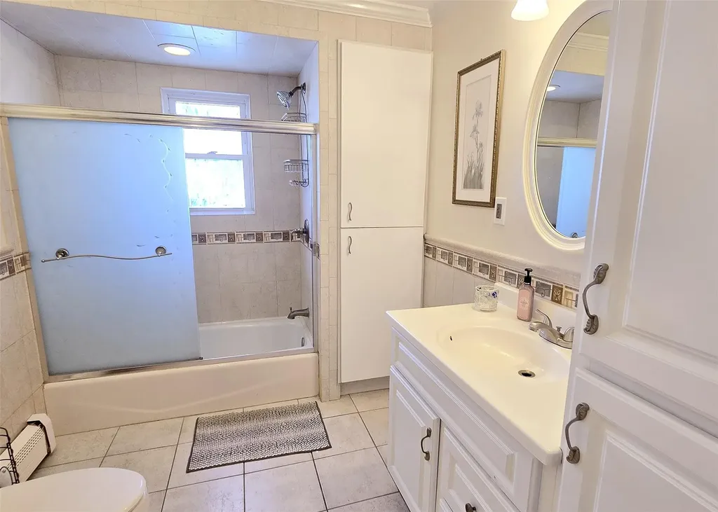 2189 Cedar Avenue Ronkonkoma NY 11779