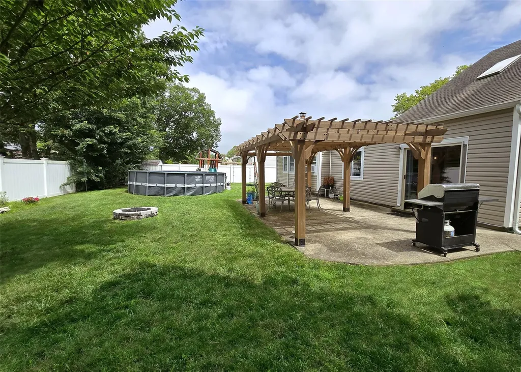 2189 Cedar Avenue Ronkonkoma NY 11779