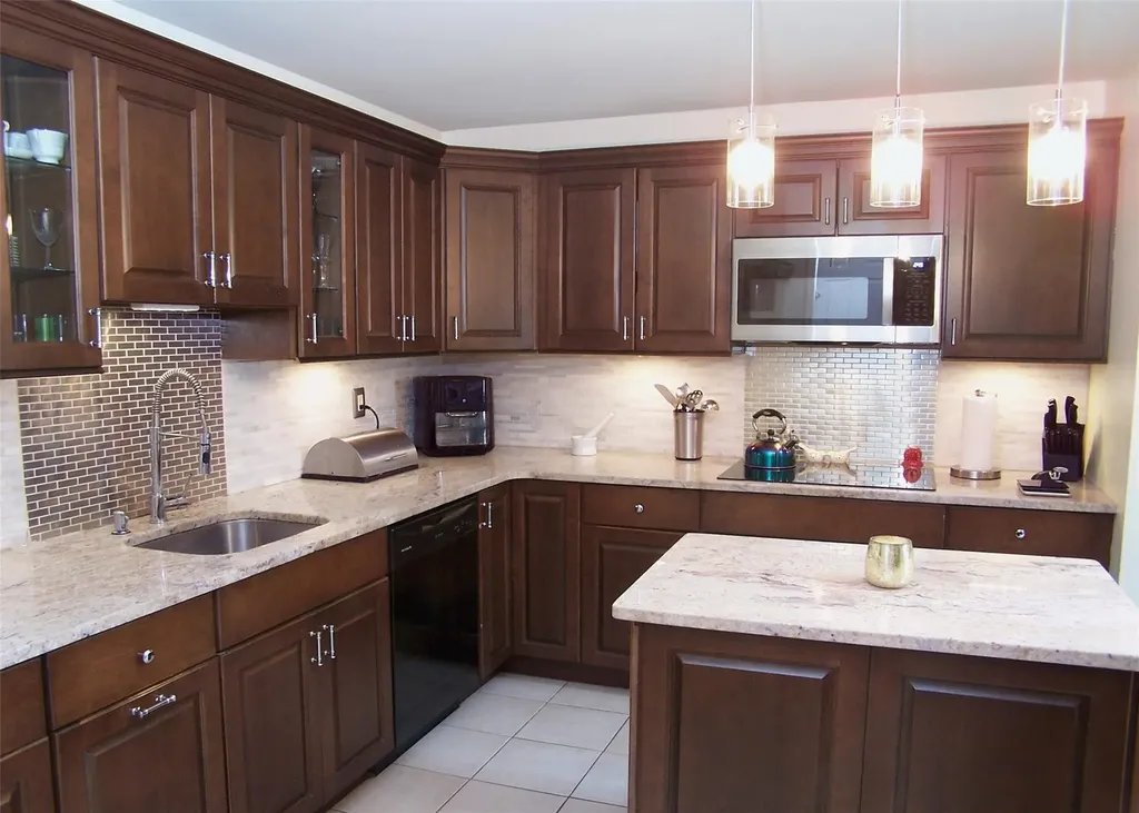 2189 Cedar Avenue Ronkonkoma NY 11779