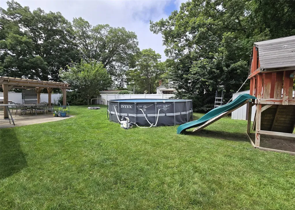 2189 Cedar Avenue Ronkonkoma NY 11779