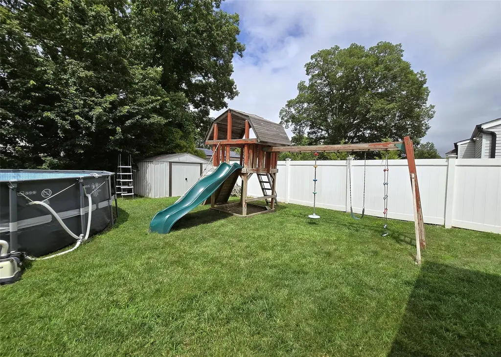 2189 Cedar Avenue Ronkonkoma NY 11779