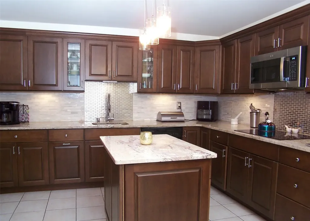 2189 Cedar Avenue Ronkonkoma NY 11779