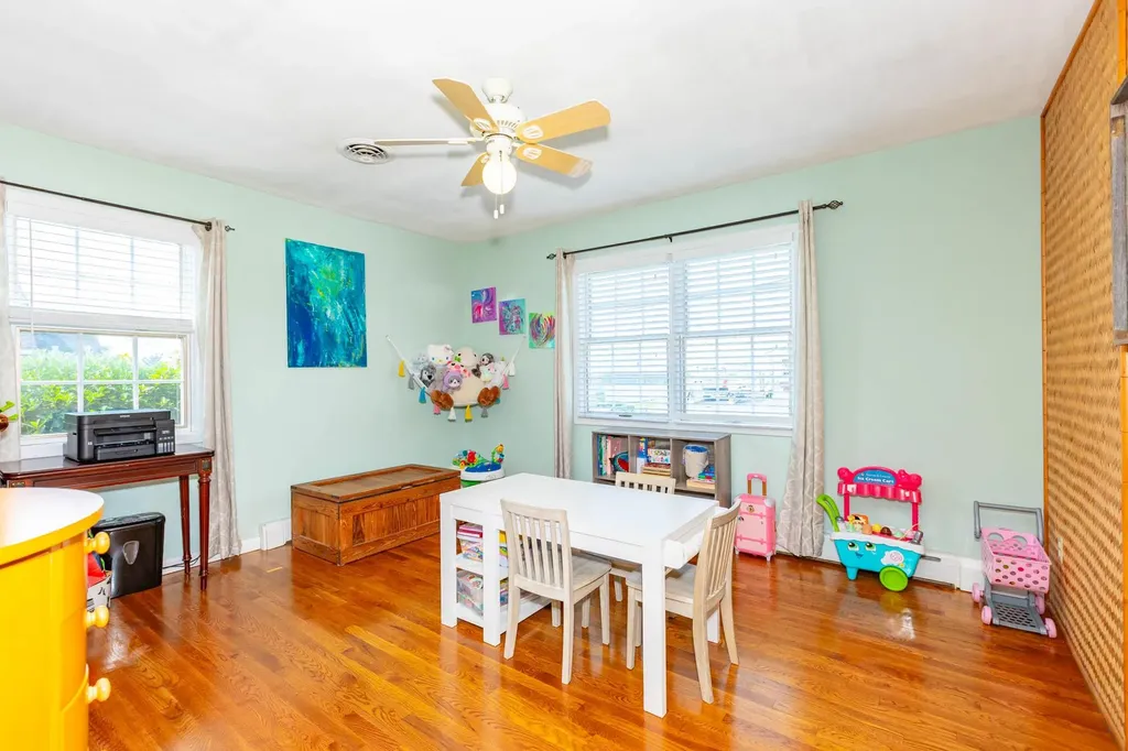 859 E Bay Drive West Islip NY 11795