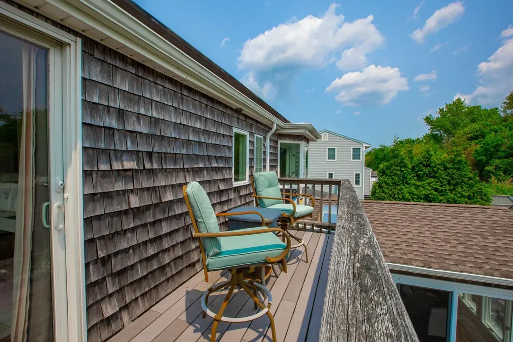 859 E Bay Drive West Islip NY 11795