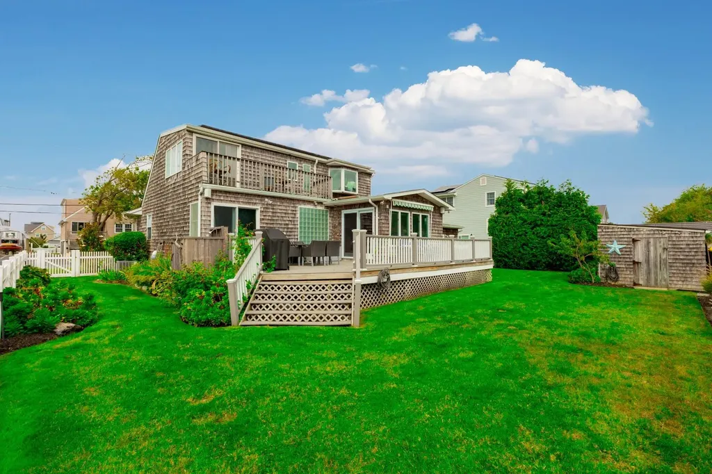 859 E Bay Drive West Islip NY 11795