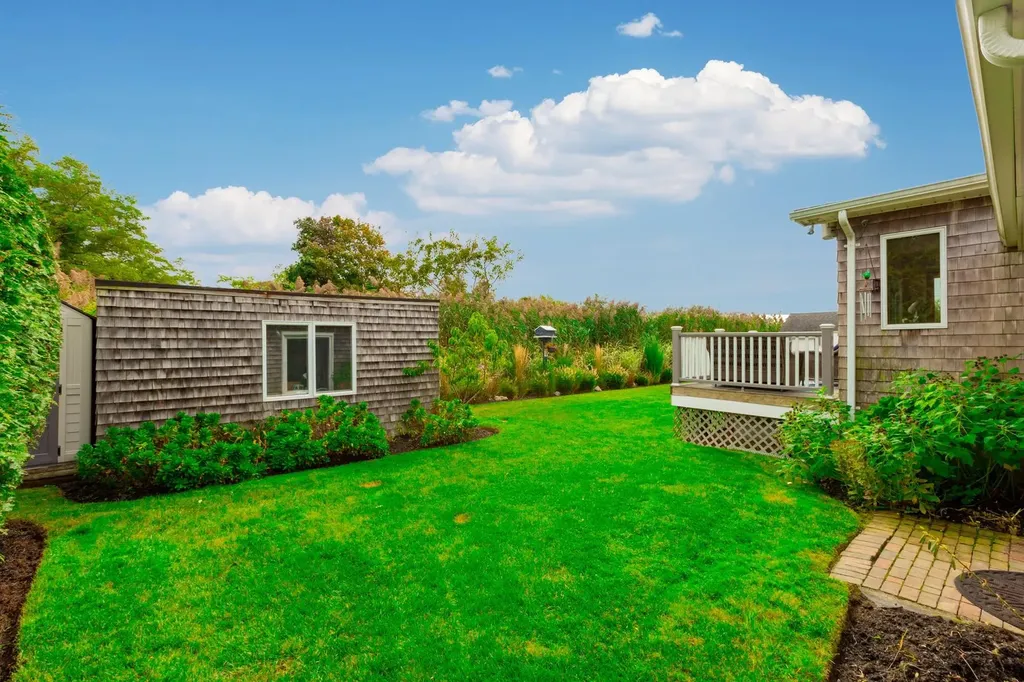 859 E Bay Drive West Islip NY 11795