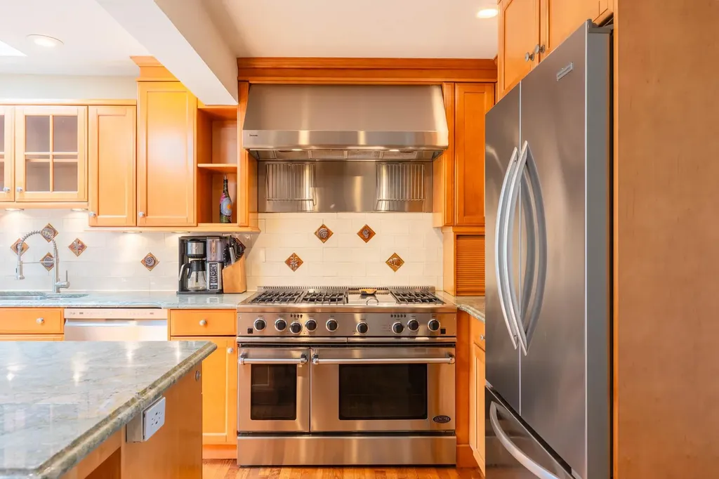 859 E Bay Drive West Islip NY 11795
