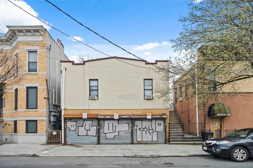 351 Onderdonk Avenue Ridgewood NY 11385