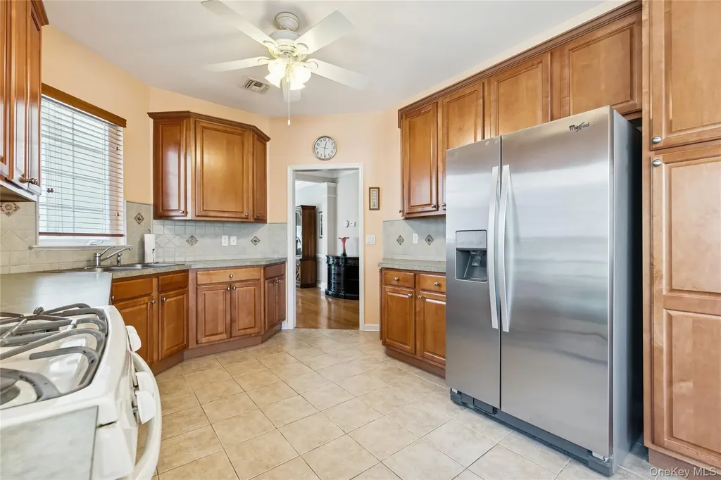 109 Louden Loop Mount Sinai NY 11766