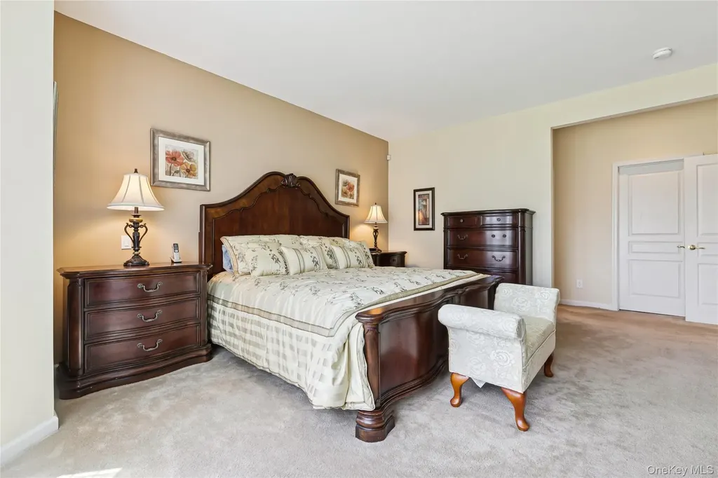 109 Louden Loop Mount Sinai NY 11766