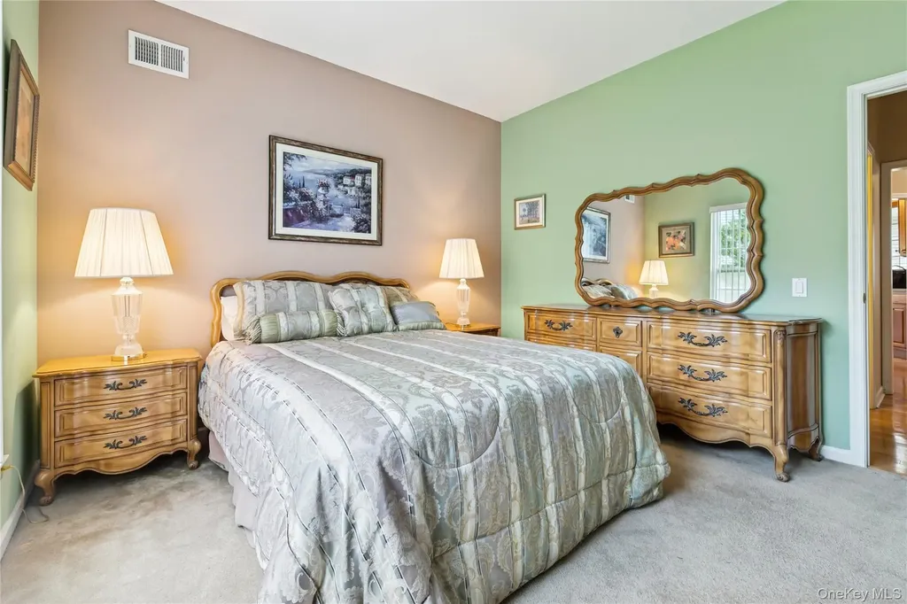 109 Louden Loop Mount Sinai NY 11766