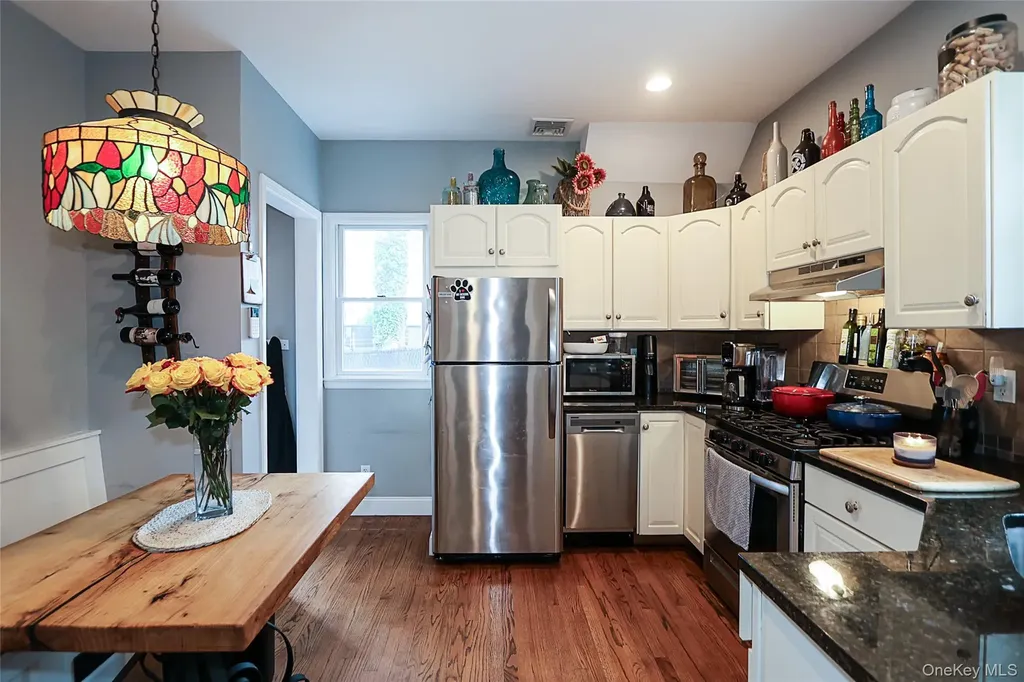 8 Dumond Place Glen Head NY 11545