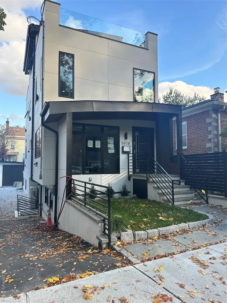 5918 Delafield Avenue Bronx NY 10471