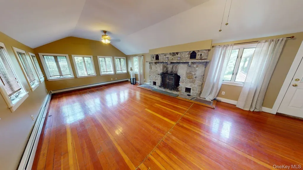 27 Maple Trail Wurtsboro NY 12790
