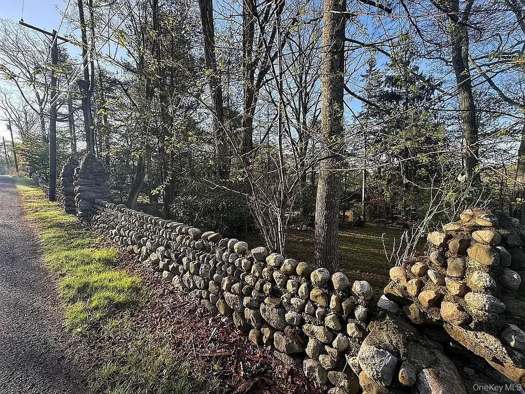27 Maple Trail Wurtsboro NY 12790