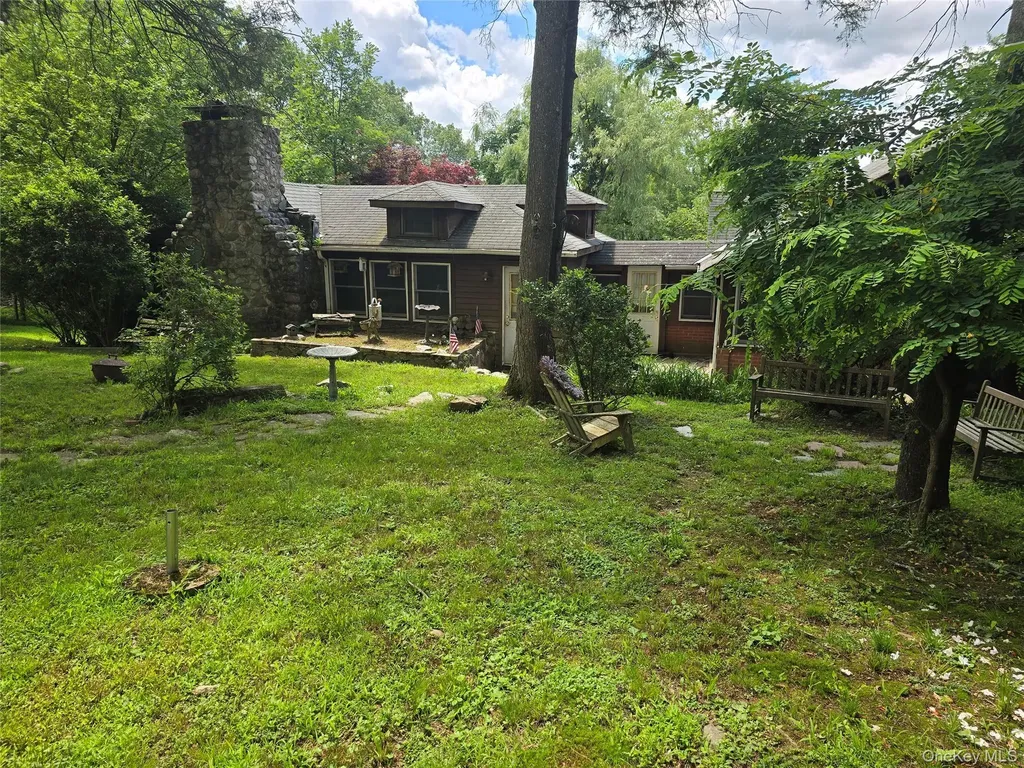 27 Maple Trail Wurtsboro NY 12790