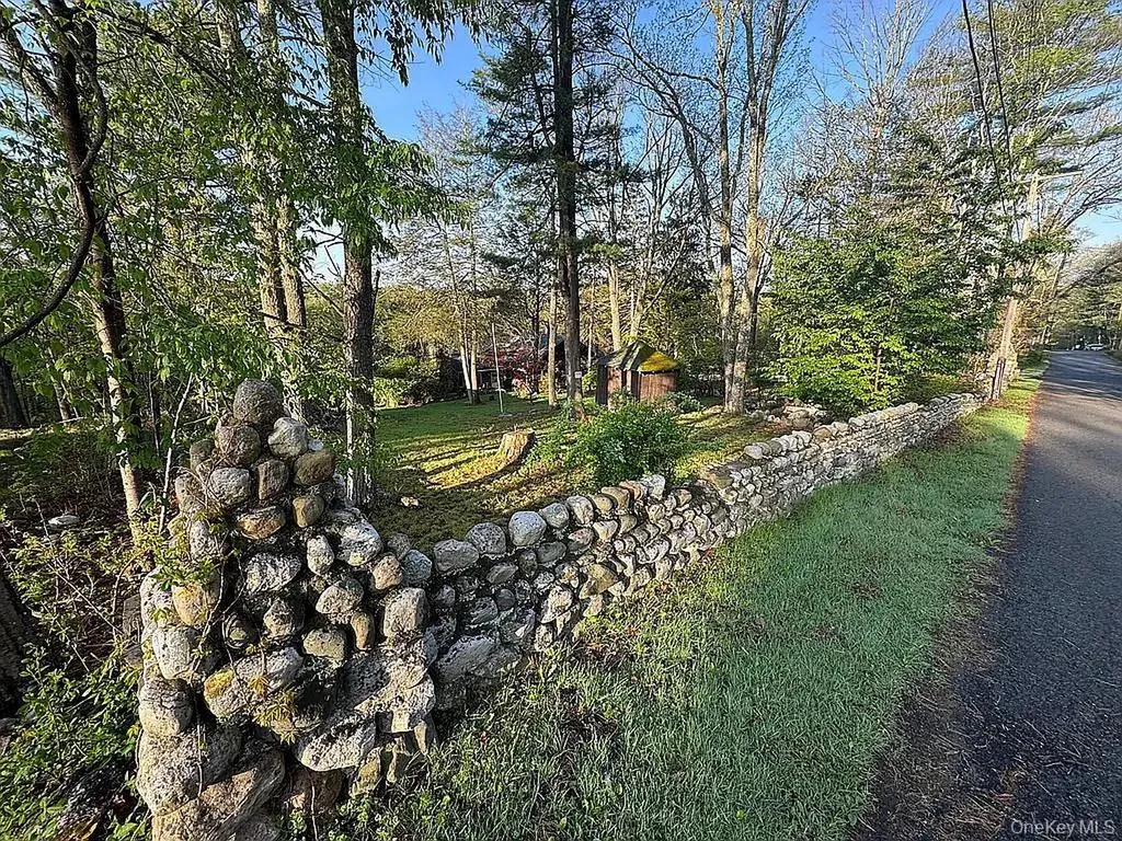 27 Maple Trail Wurtsboro NY 12790