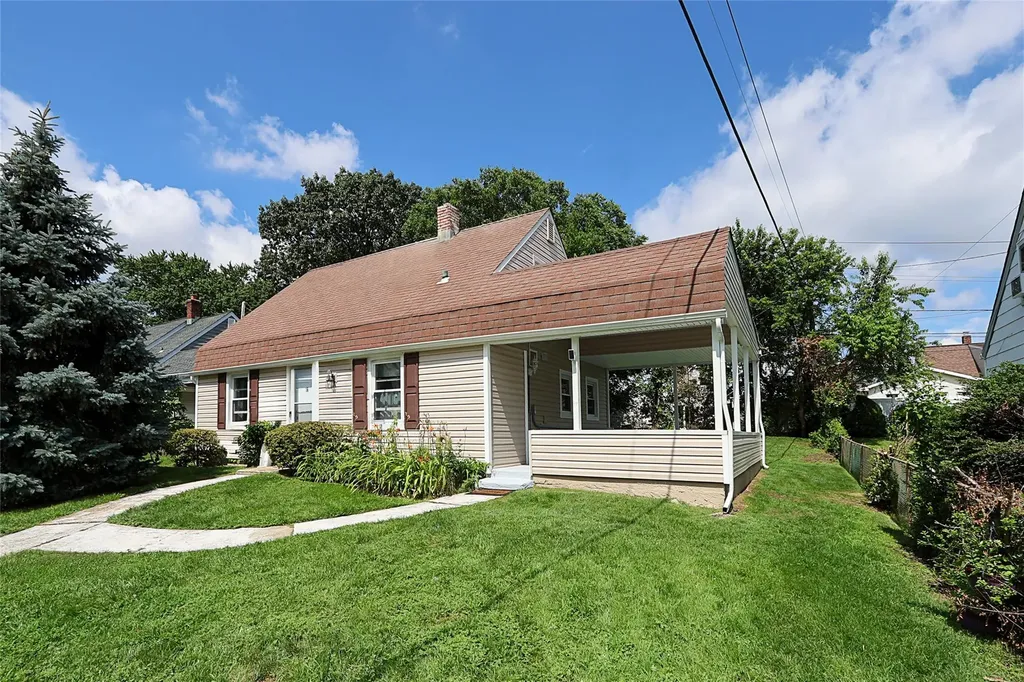 16 Primrose Lane Levittown NY 11756