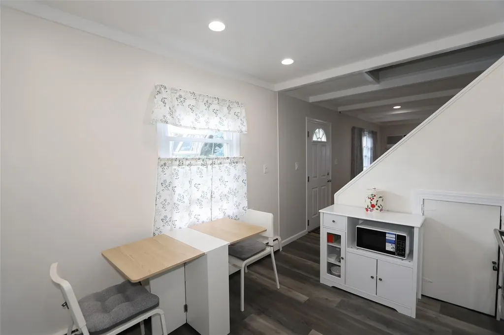 16 Primrose Lane Levittown NY 11756