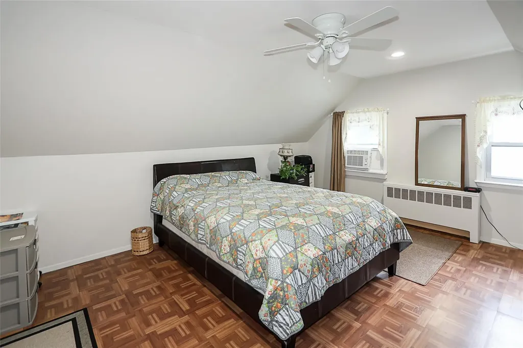 16 Primrose Lane Levittown NY 11756