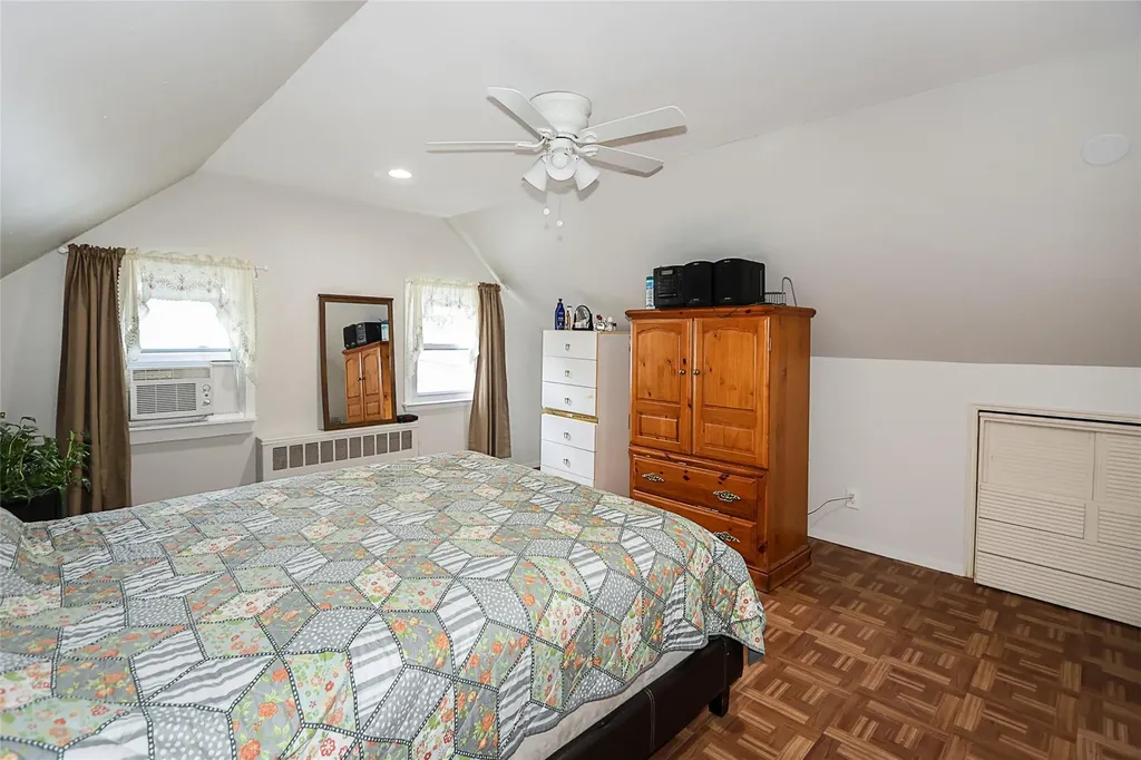 16 Primrose Lane Levittown NY 11756