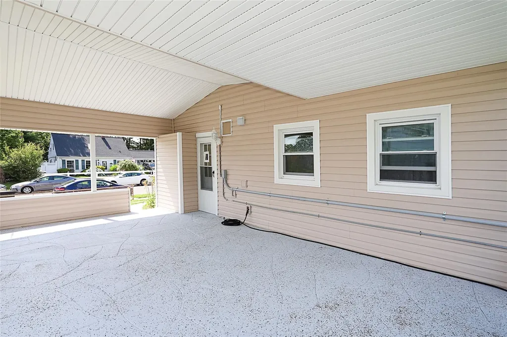16 Primrose Lane Levittown NY 11756