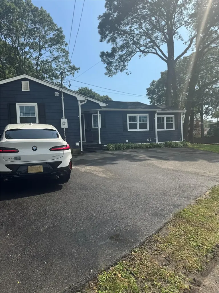 882 Union Boulevard West Islip NY 11795