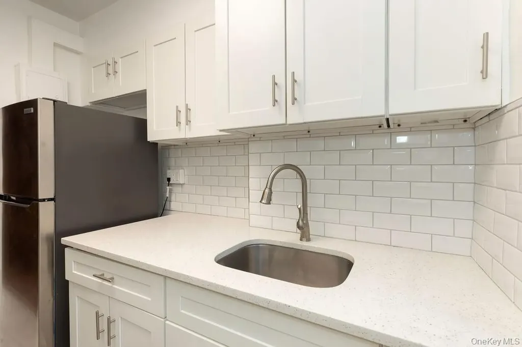 1970 E Tremont Avenue Bronx NY 10462