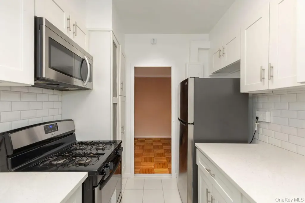 1970 E Tremont Avenue Bronx NY 10462