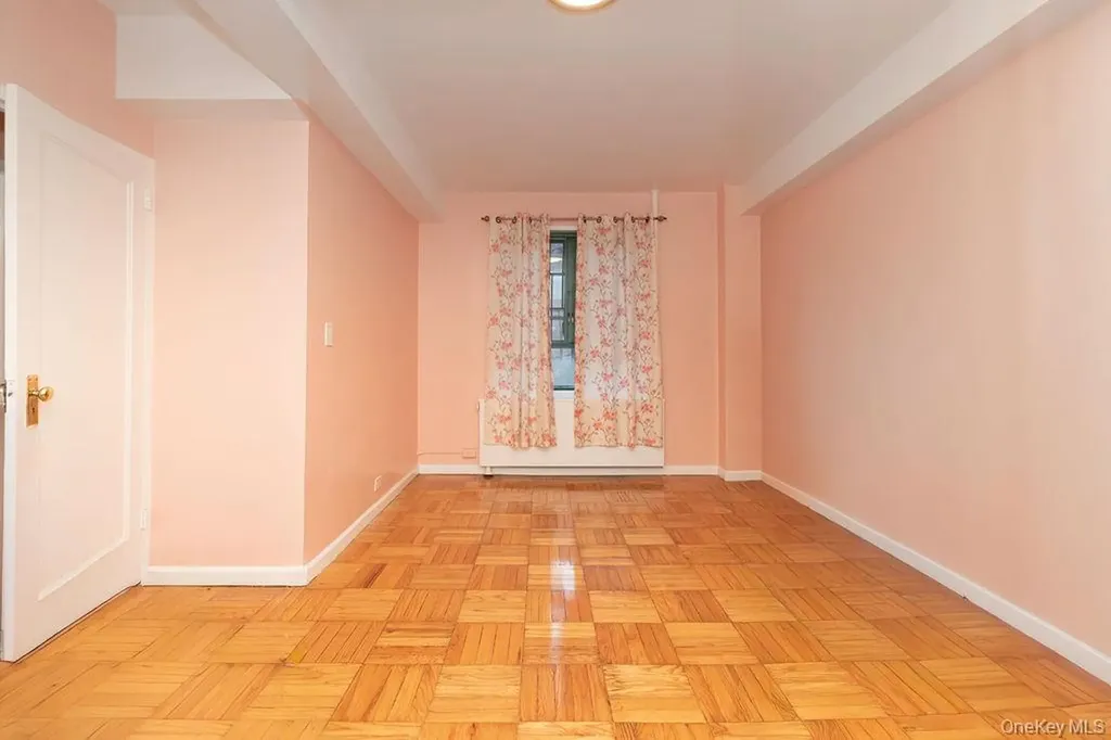 1970 E Tremont Avenue Bronx NY 10462