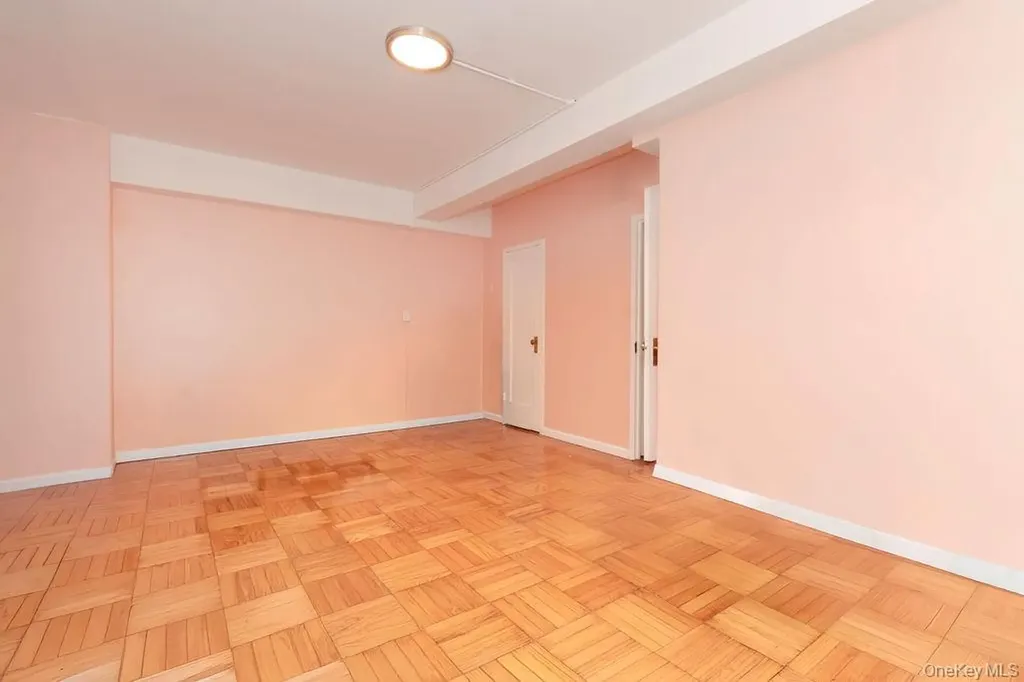 1970 E Tremont Avenue Bronx NY 10462