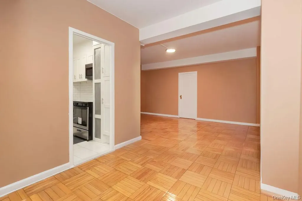 1970 E Tremont Avenue Bronx NY 10462