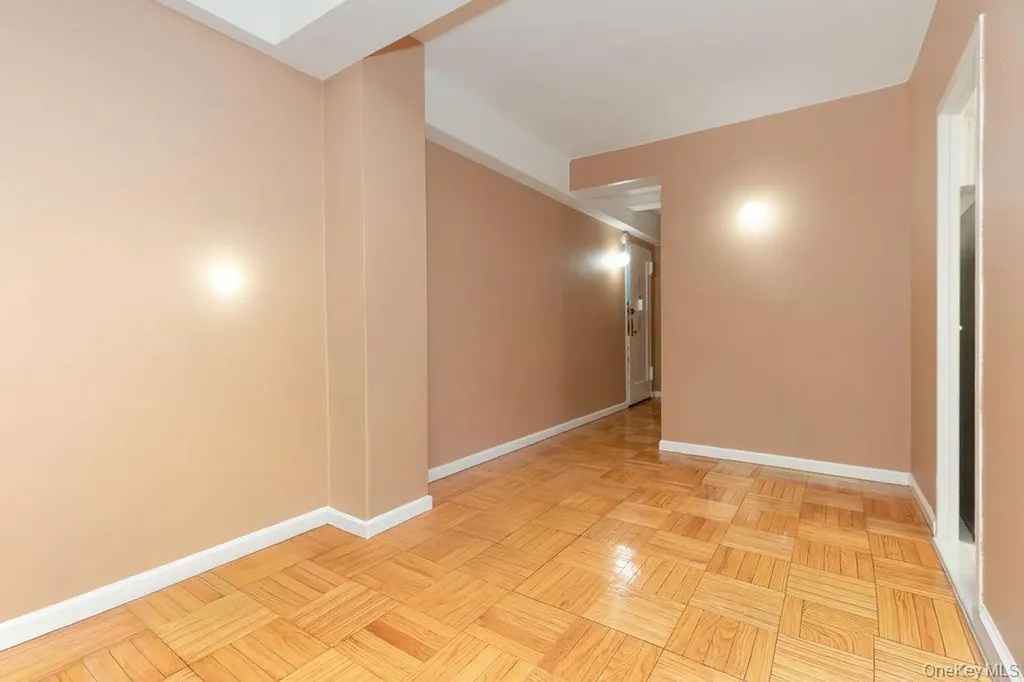 1970 E Tremont Avenue Bronx NY 10462