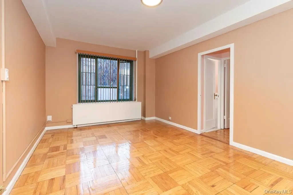 1970 E Tremont Avenue Bronx NY 10462