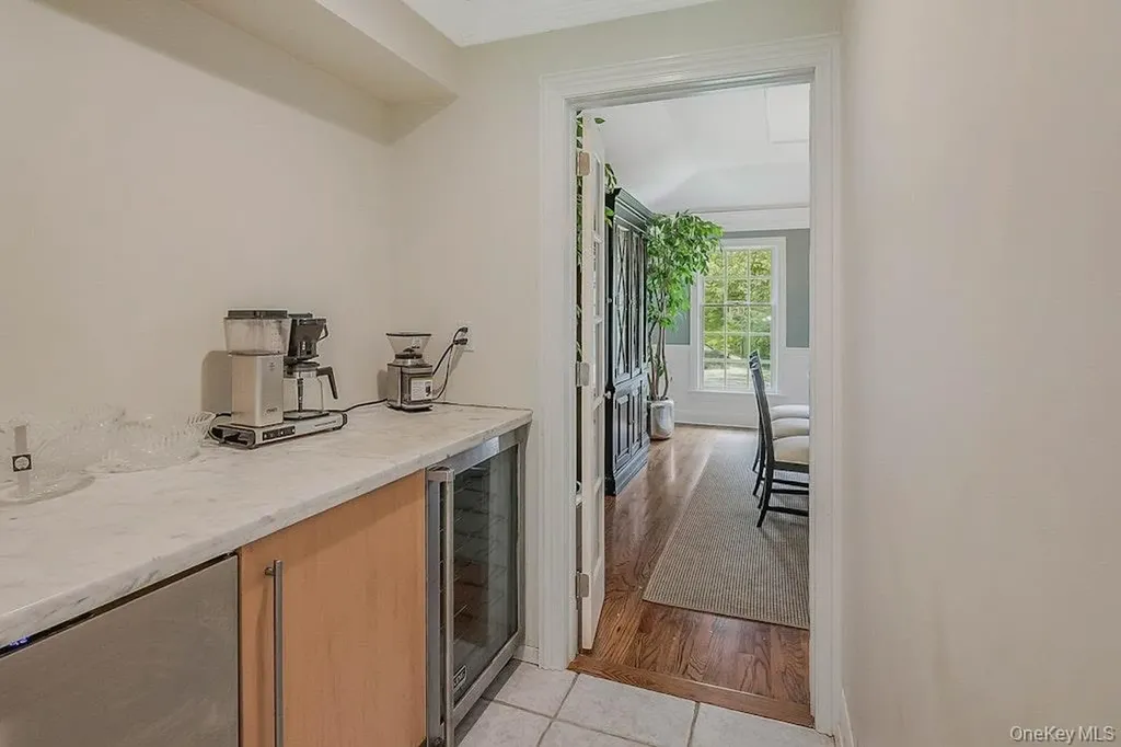47 Sherwood Gate Oyster Bay NY 11771