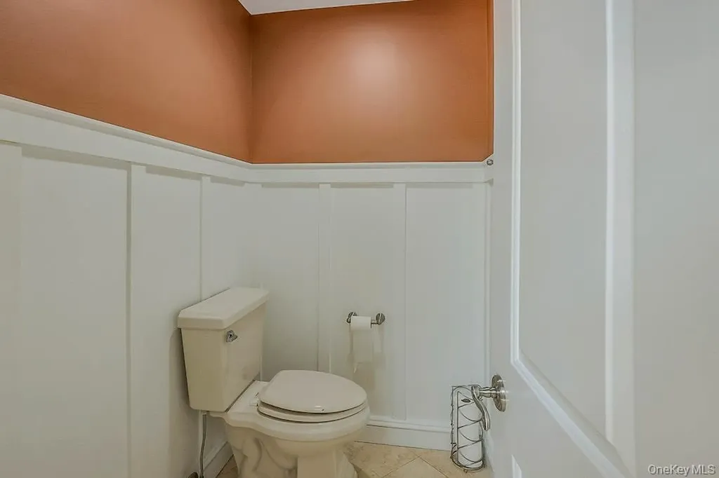 47 Sherwood Gate Oyster Bay NY 11771