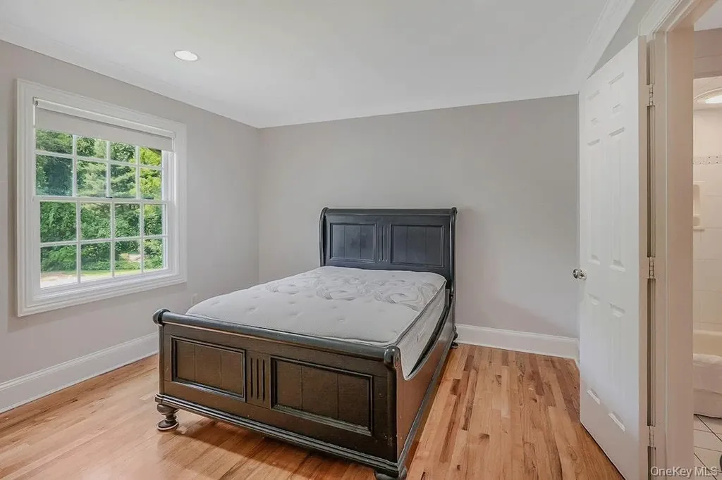 47 Sherwood Gate Oyster Bay NY 11771