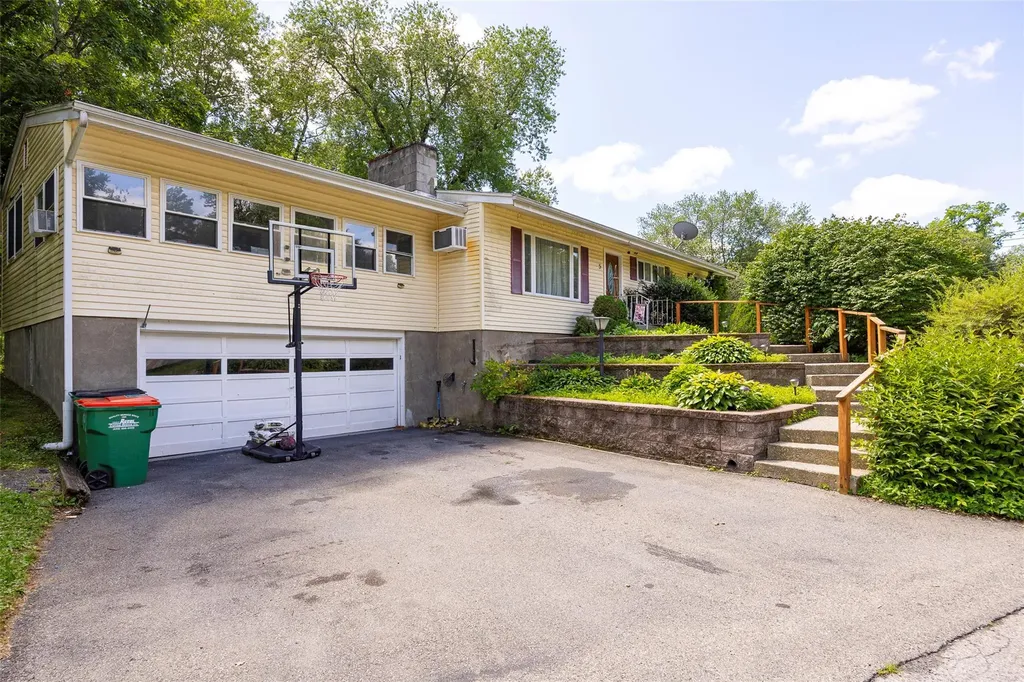 5 Norah Lane Hyde Park NY 12538