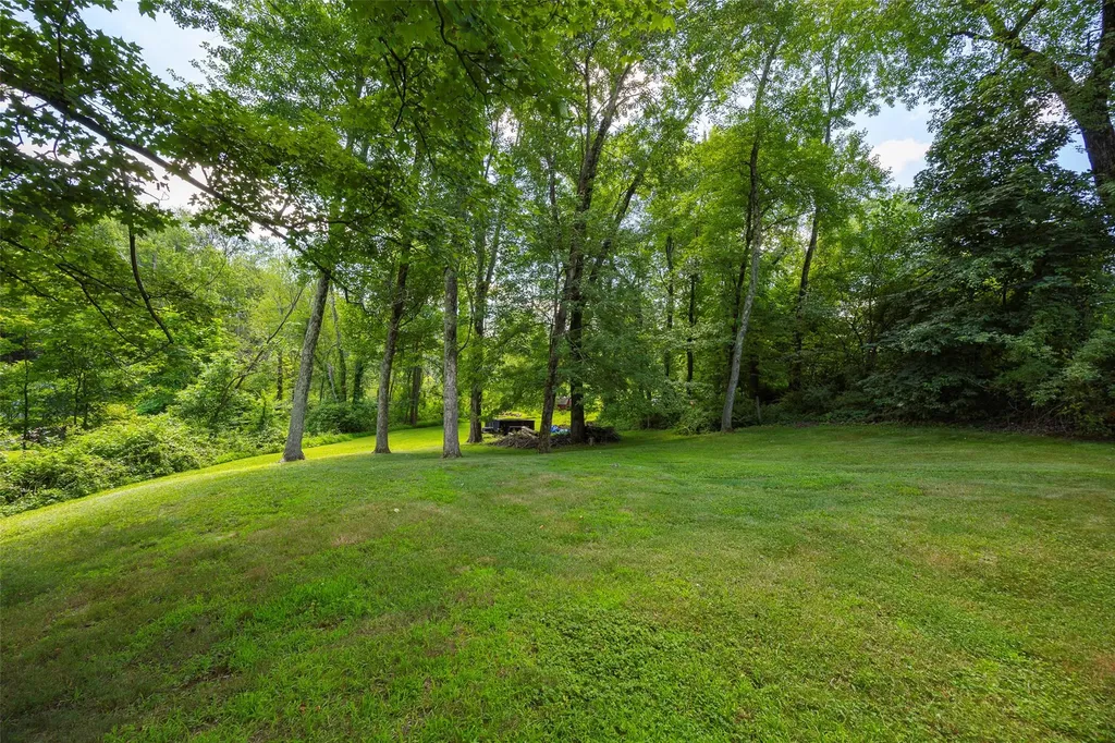 5 Norah Lane Hyde Park NY 12538